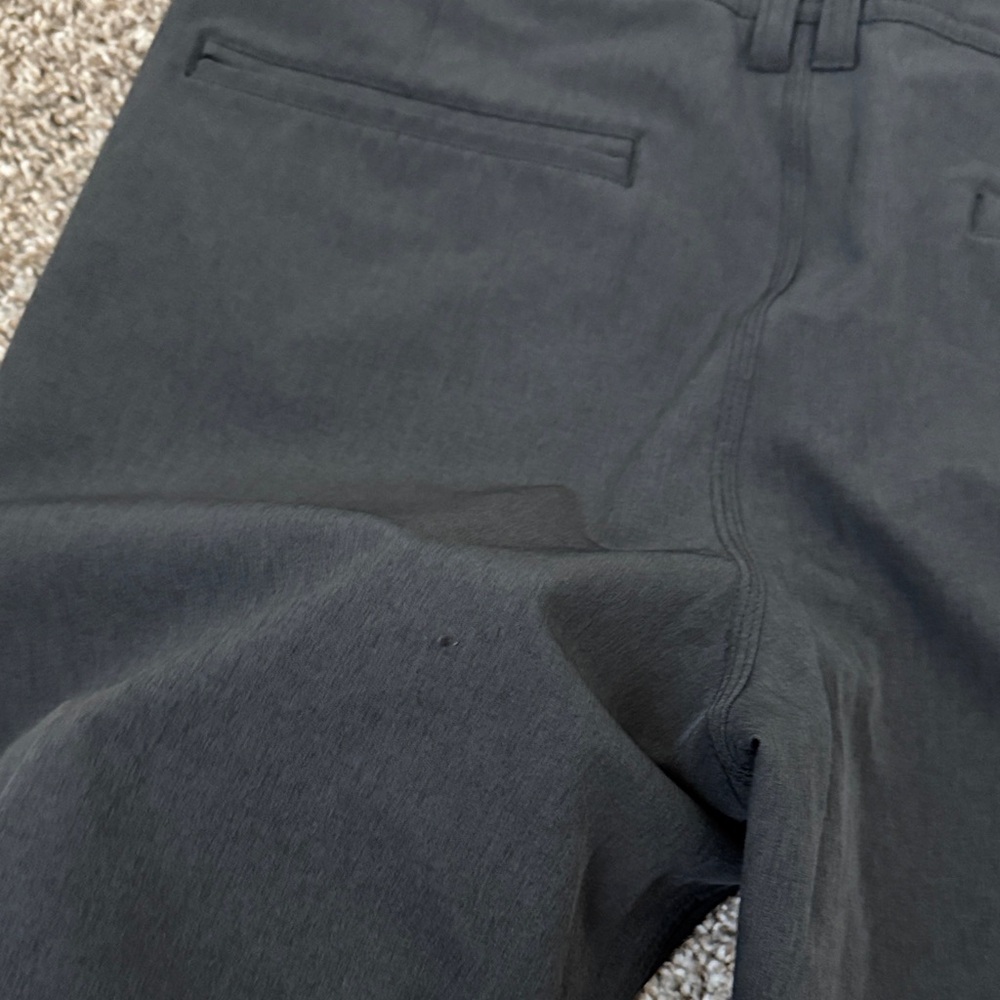 O'Neill Men's Charcoal Flat Front Shorts - Picture 3 of 5